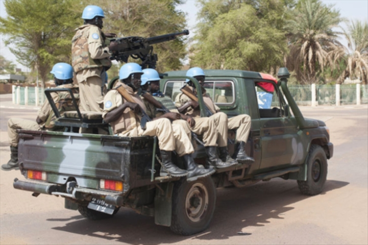 Mali : un véhicule de l'ONU saute sur une mine
