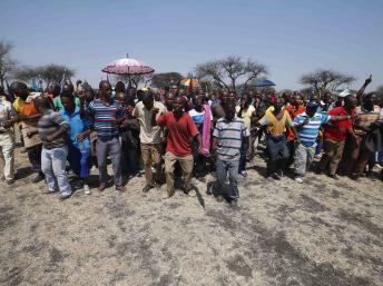 Afrique du Sud : reprise des négociations avec les salariés du platine en grève