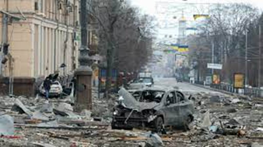 selon le président ukrainien le bombardement russe de Kharkiv est un "crime de guerre"