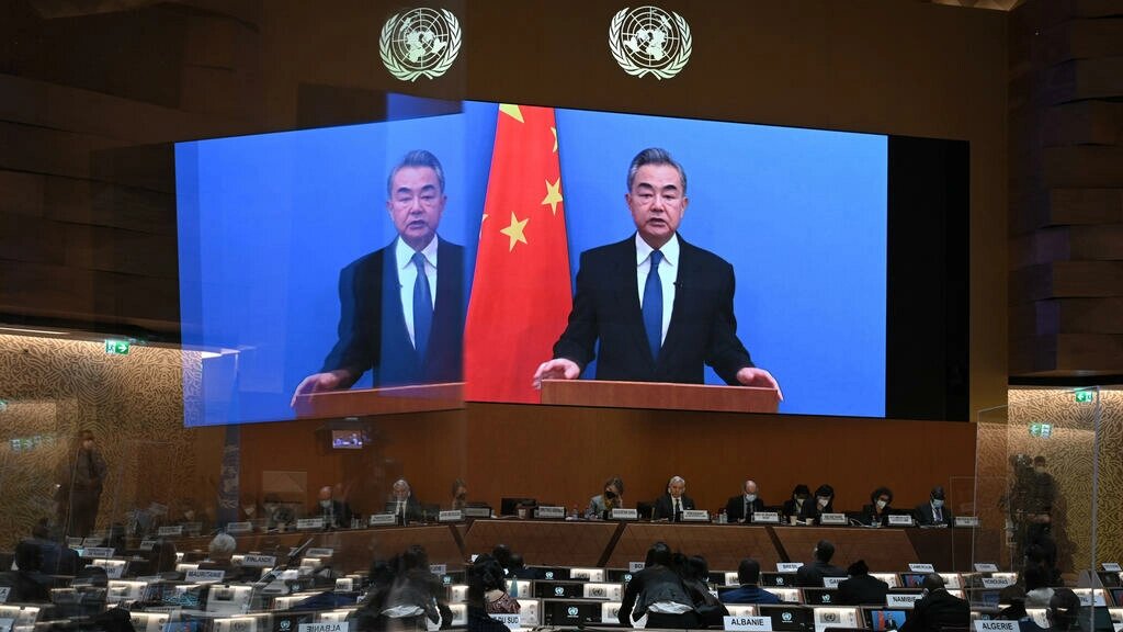 Entre Russie et Occident, la Chine confrontée au "dilemme ukrainien"