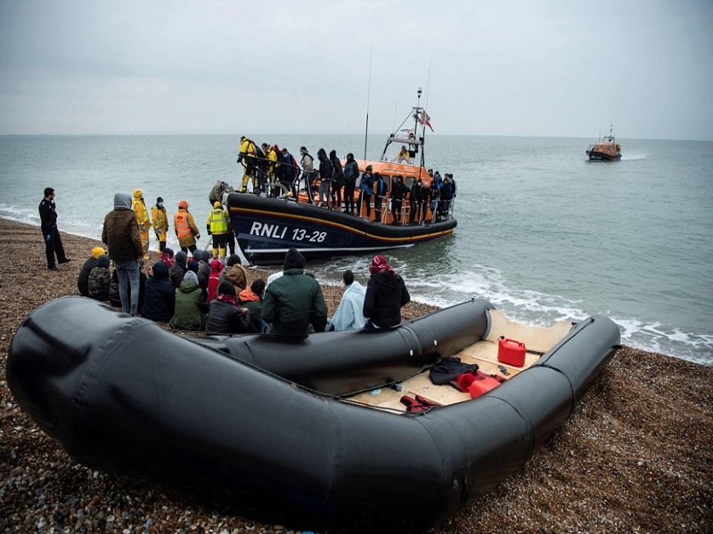 France: 202 migrants secourus alors qu'ils tentaient de traverser la Manche pour rejoindre l'Angleterre