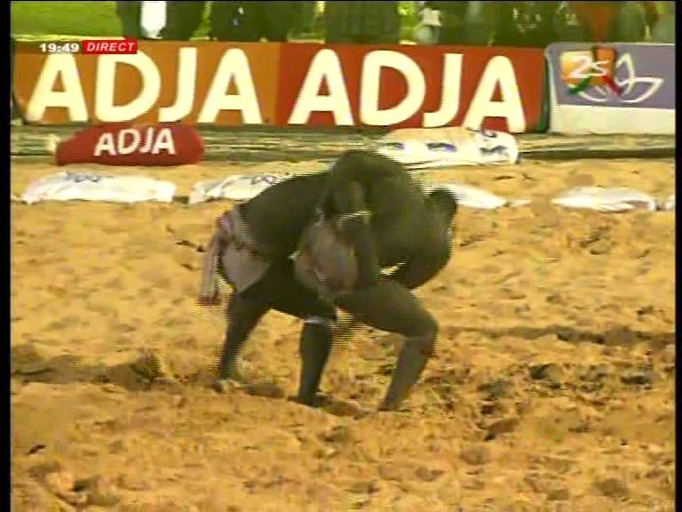 Le Rock des Parcelles corrige et terrasse Eumeu Sène avec une technique pure