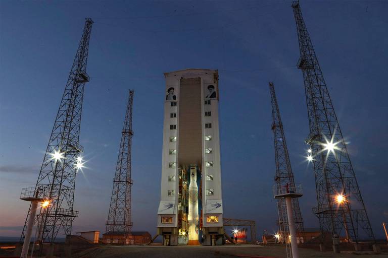 L'Iran annonce la mise en orbite d'un nouveau satellite militaire