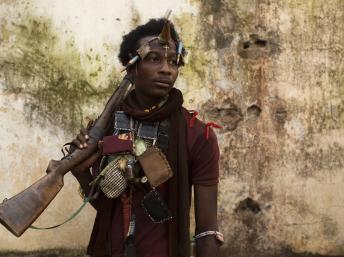 Un combattant anti-balaka à Bangui, le 14 janvier. REUTERS/Siegfried Modola