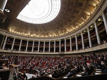 Des députés socialistes et écologistes, déçus de la «reculade» du gouvernement veulent déposer plusieurs propositions de loi. REUTERS/Gonzalo Fuentes