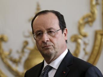 François Hollande en Tunisie pour la cérémonie d'adoption de la Constitution