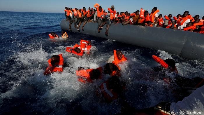 Au moins 44 morts, dont deux bébés, dans un naufrage au large du Maroc
