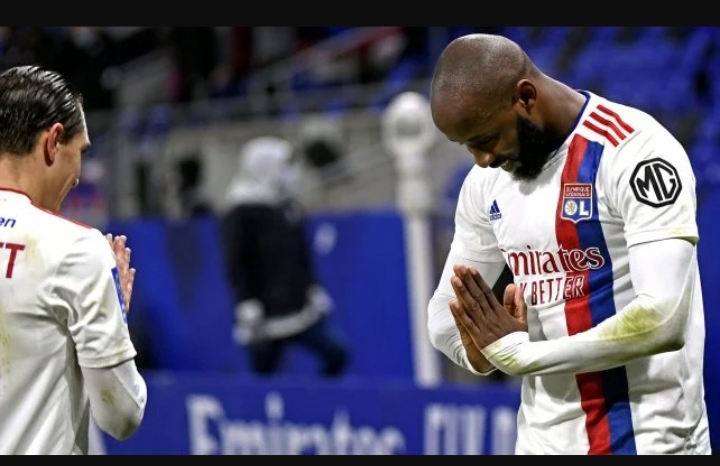 Manchester United va superviser Moussa Dembélé