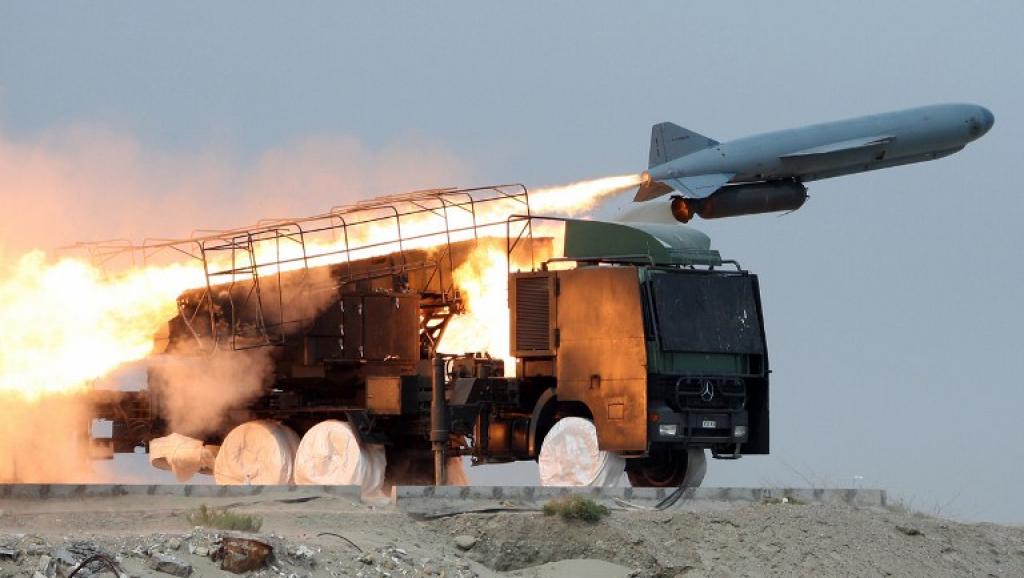 Lancement d’un missile iranien Saeqeh dans le sud de l'Iran, près du détroit d'Ormuz, en avril 2010. AFP PHOTO/FARS NEWS/MEHDI MARIZAD