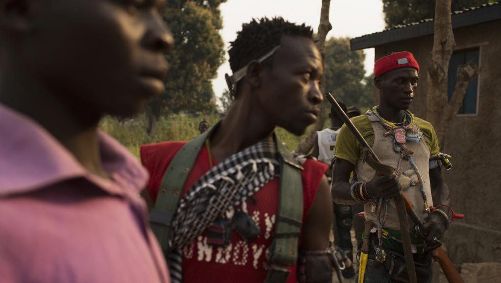Des combattants anti-balaka à Bangui, le 15 janvier 2014. REUTERS/Siegfried Modola