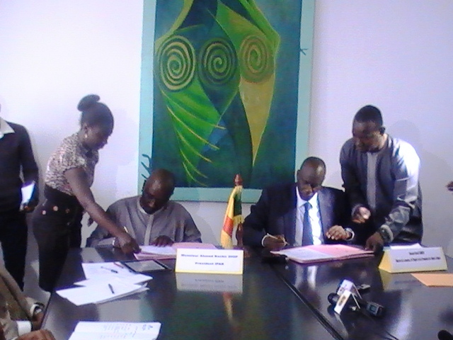 Problématique de l'emploi: Benoît Sambou signe un protocole d'accord avec l'IPAR et annonce 156 fermes agricoles