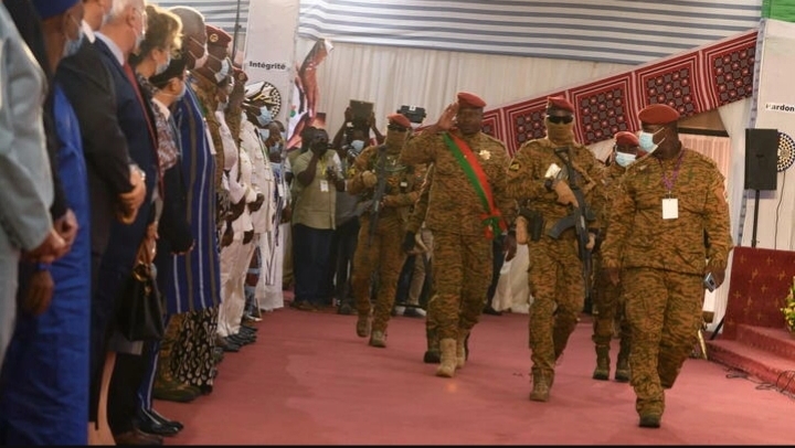 Burkina Faso: la junte répond à la Cédéao sur la transition et le cas du président Kaboré