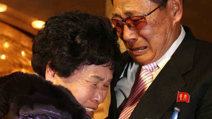Émouvantes retrouvailles entre Nord et Sud-Coréens séparés depuis 60 ans
