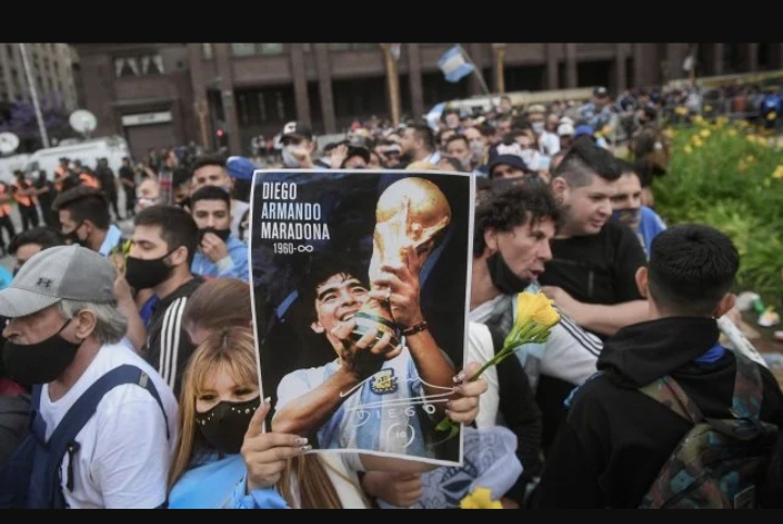 Un maillot spécial de Diego Maradona mis aux enchères