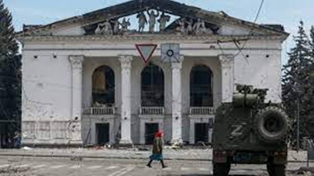 Guerre en Ukraine: le chancelier autrichien attendu à Moscou, la bataille se profile à l'Est