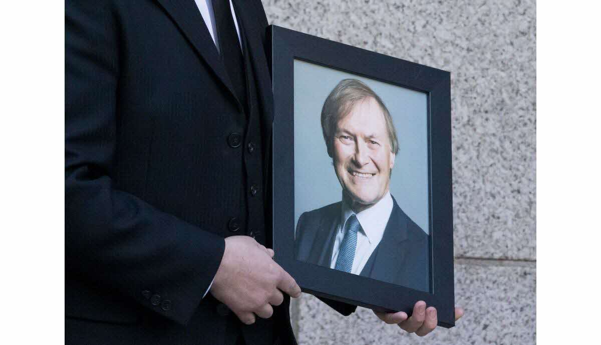 Député britannique poignardé: un sympathisant du groupe EI condamné à la prison à vie