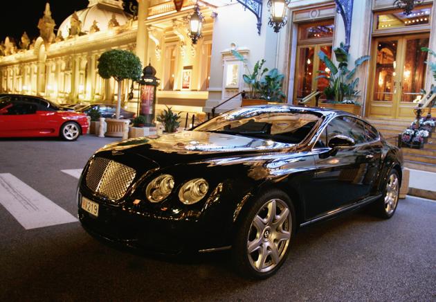 John Terry  Voiture : Bentley Continental (110 000 euros)