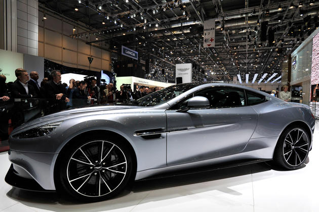 Thierry Henry  Voiture : Aston Martin Vanquish (260 000 euros)