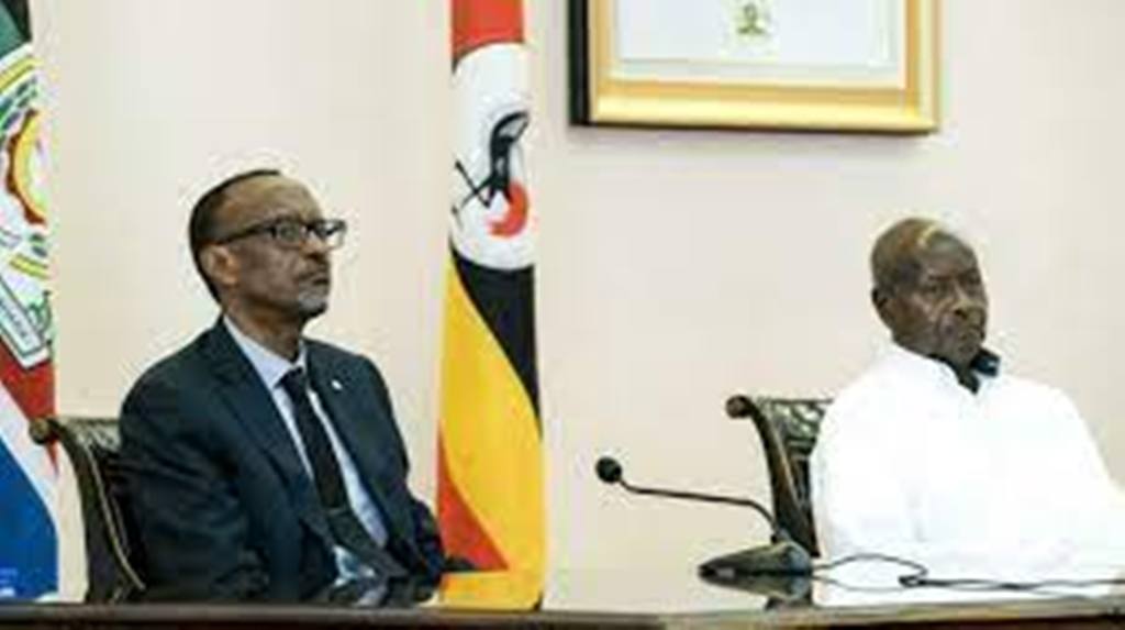 Ouganda : le président Museveni reçoit Paul Kagame, nouveau signe de rapprochement
