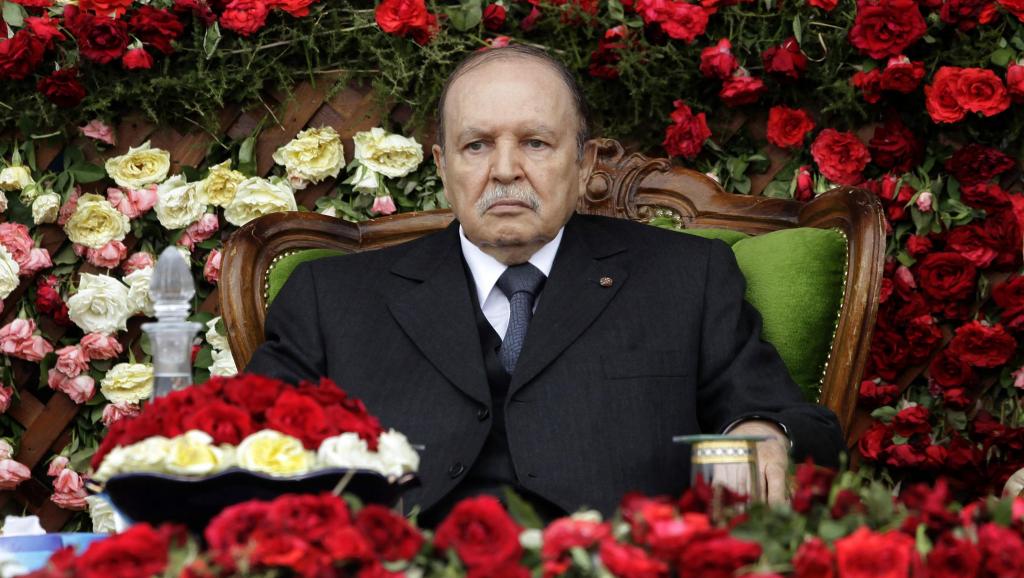 Abdelaziz Bouteflika, en juin 2012, lors d'une cérémonie dans une école militaire.