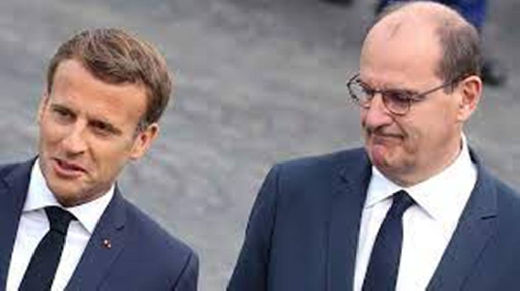 France: d'un gouvernement à l'autre, une ambiance «particulière»