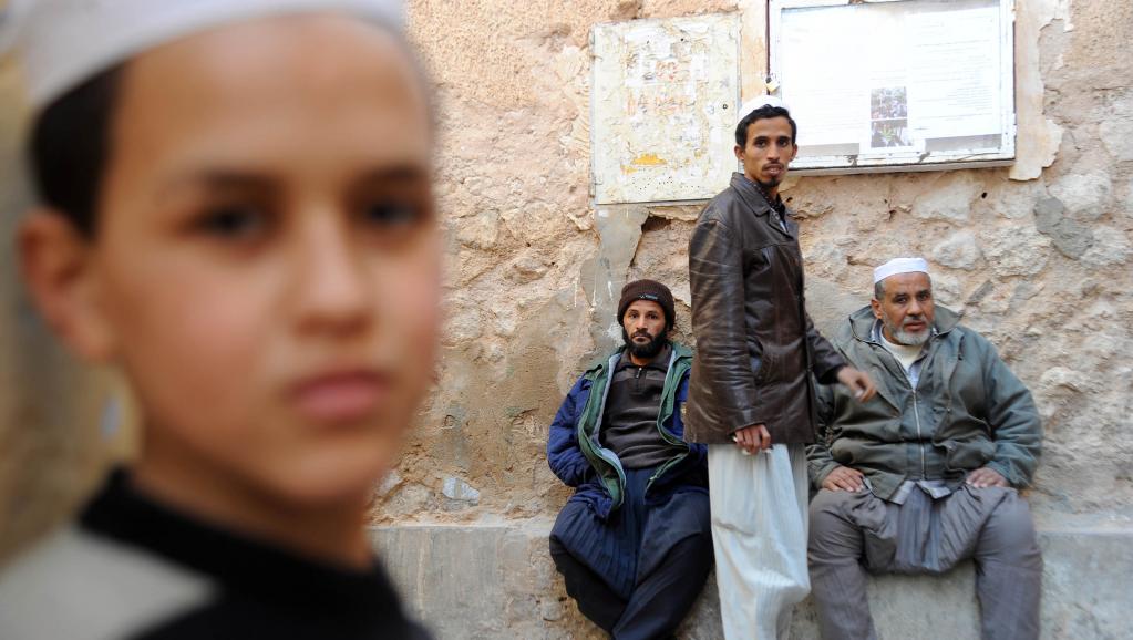 Des Algériens appartenant à la communauté mozabites à Ghardaïa, 27 janvier 2014. Dans cette ville, les violences entre communautés font régulièrement des victimes.