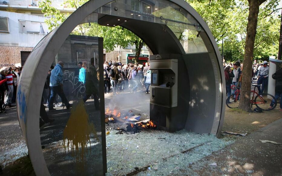 Défilé du 1er-Mai à Paris: Darmanin dénonce des «violences inacceptables» de «casseurs»
