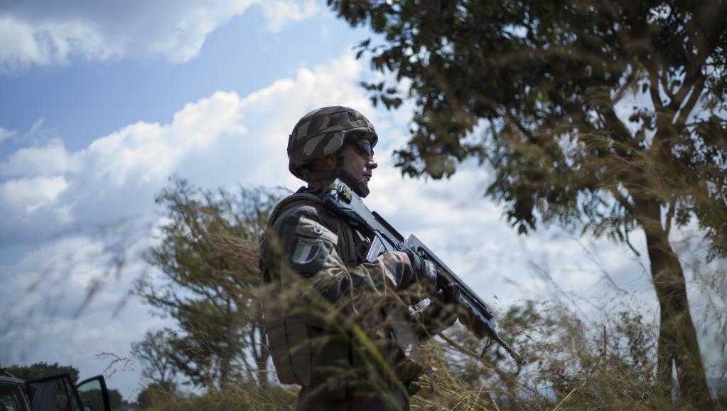 Les anti-balaka ont signé un accord promettant une coopération avec la force française Sangaris. AFP PHOTO / FRED DUFOUR