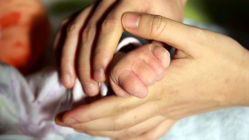 Argentine: le congé paternité pourrait passer de 2 à 90 jours