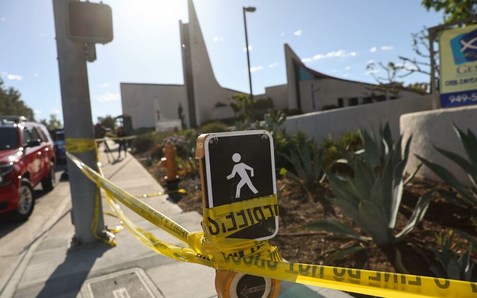 Fusillade dans une église aux États-Unis: un mort et quatre blessés graves (police)