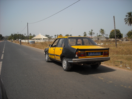 Ziguinchor-Trois jeunes filles en train de visionner un film porno renversées par un taxi