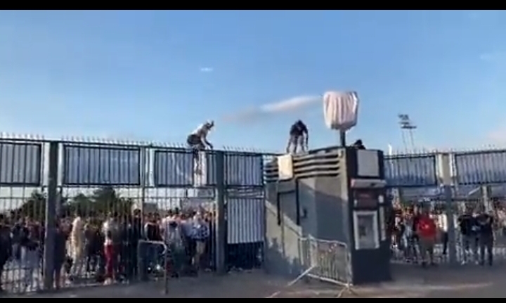 Finale #UCL: le coup d'envoi décalé pour des raisons de sécurité