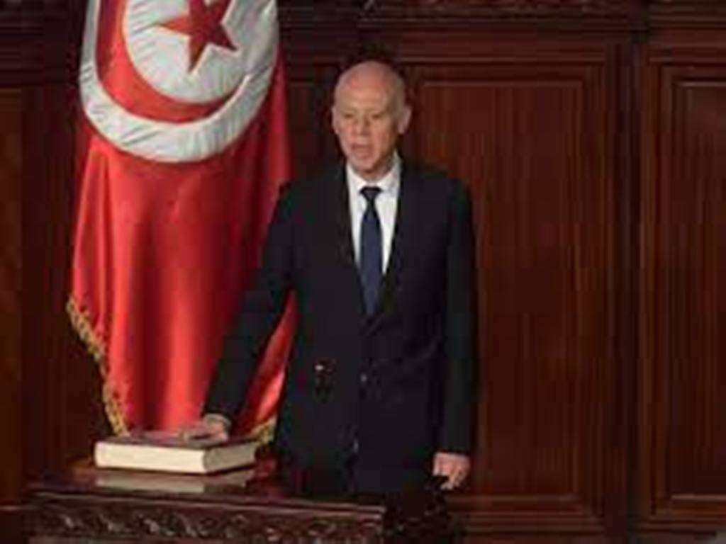 Tunisie : malgré les critiques et l'isolement, Kaïs Saïed maintient sa feuille de route