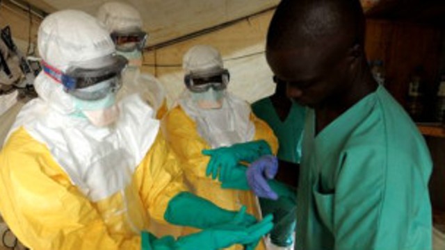 Ebola: le bilan s'alourdit en Guinée