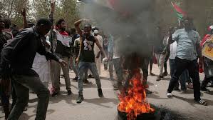 Soudan: une réunion entre des forces de l’opposition et les militaires sème le trouble