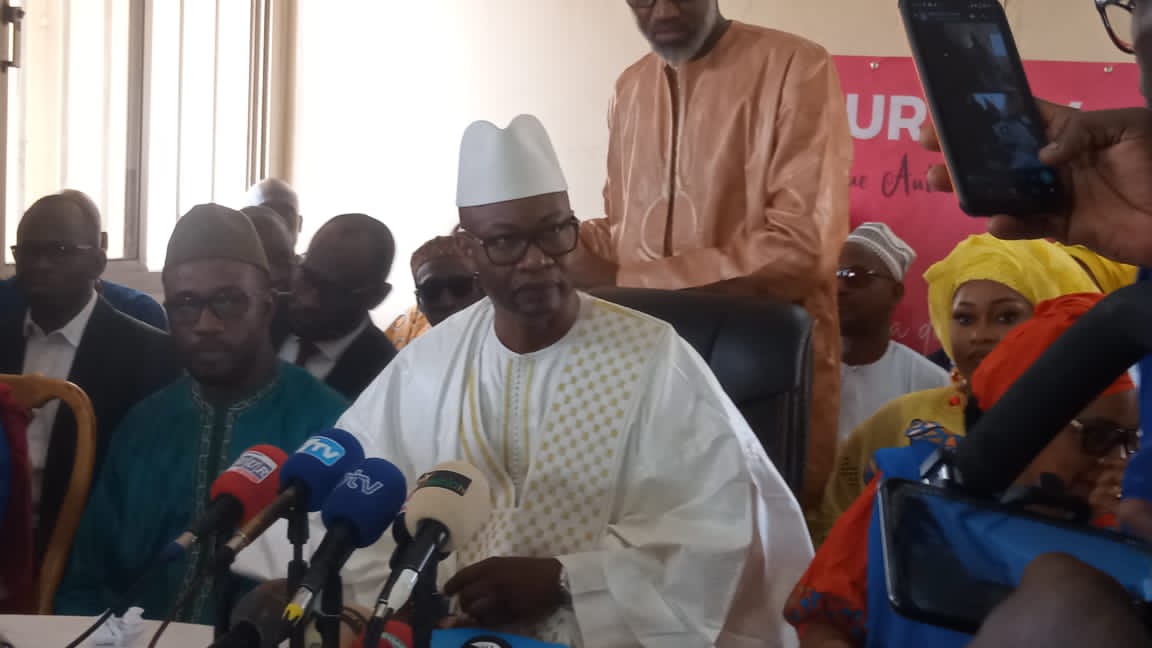 Moussa Diop claque la porte de YAW et parle d'escroquerie politique