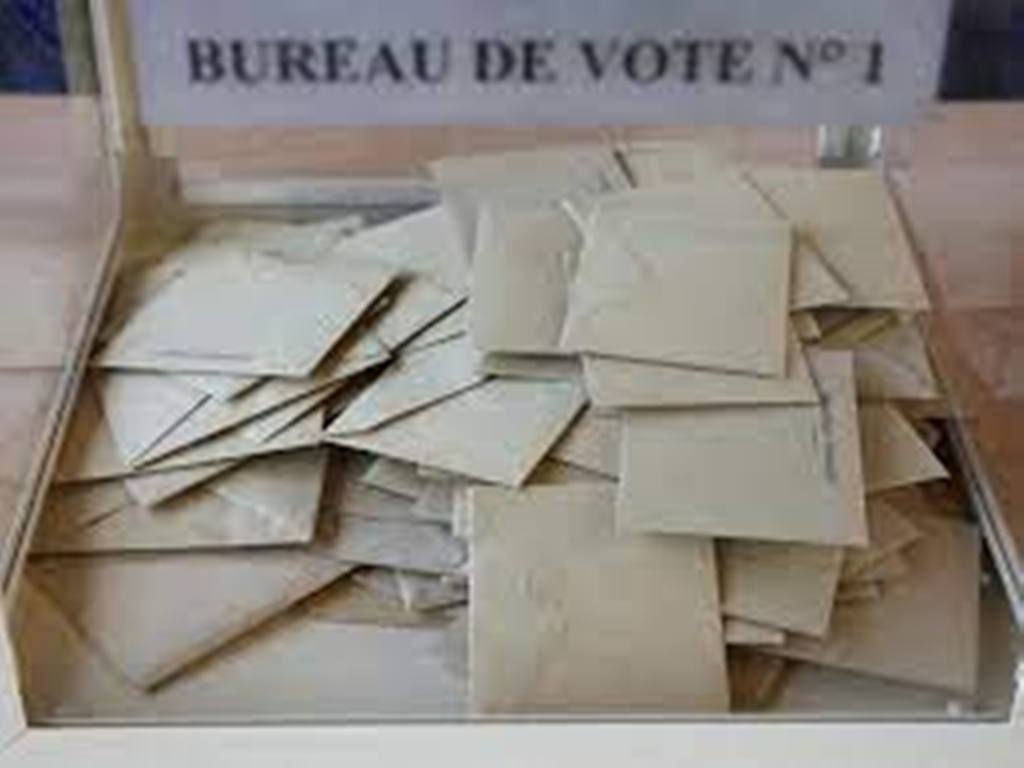 Législatives en France: un enjeu politique mais aussi financier pour les partis
