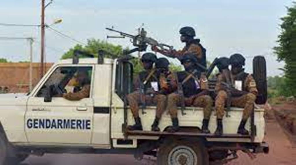 Burkina Faso: une attaque dans le Nord fait plusieurs morts et des milliers de déplacés