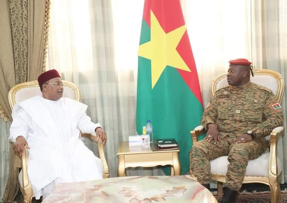 Mission au Burkina: le médiateur de la CEDEAO, Issoufou salue les efforts des autorités de la Transition pour sécuriser le pays