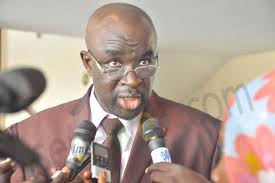 Moustapha Cissé LO flingue Wade et Idy