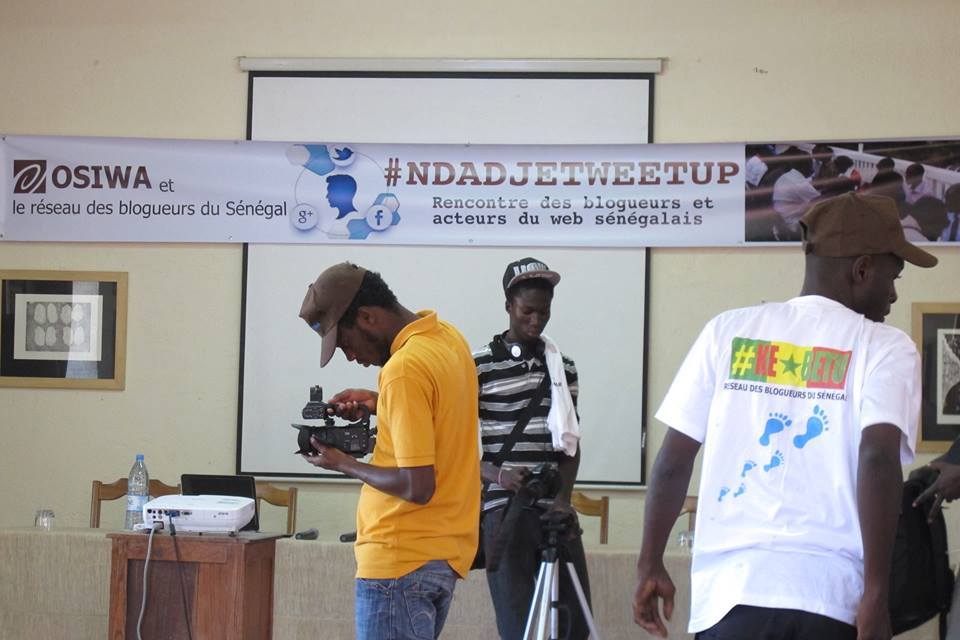 Ndadjetweetup à Gorée: l’Engagement citoyen et l'activisme web des blogueurs sénégalais