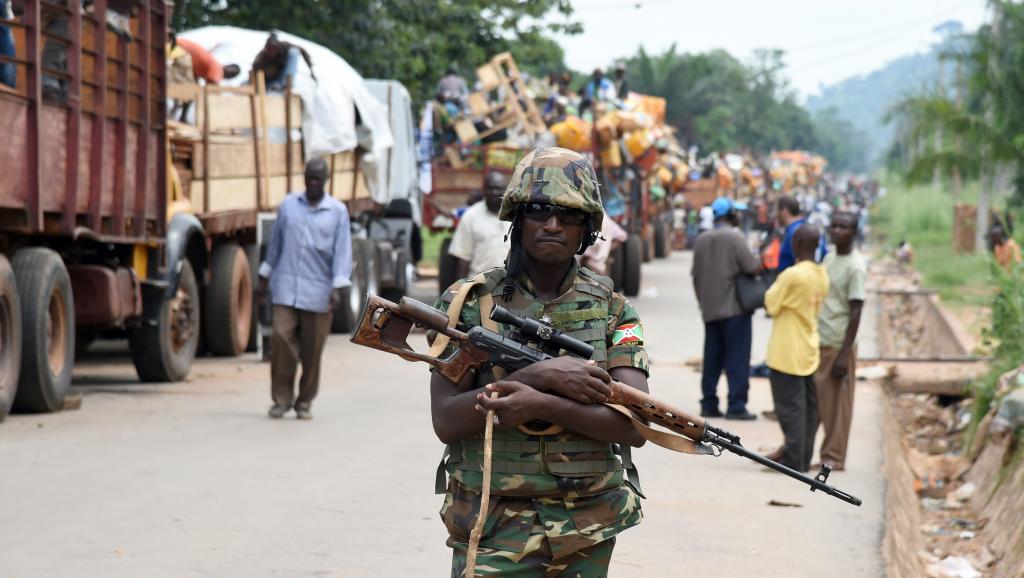 La force africaine Misca a évacué les musulmans du quartier PK12 à Bangui, le 27 avril 2014. AFP PHOTO / ISSOUF SANOGO