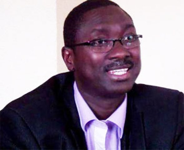 Chef d'État et chef de parti : « Décalage entre les textes et la réalité » selon Ismaël Madior Fall