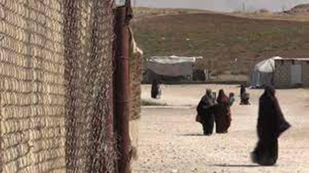 La France rapatrie 35 enfants et 16 mères retenus dans les camps syriens des prisonniers jihadistes