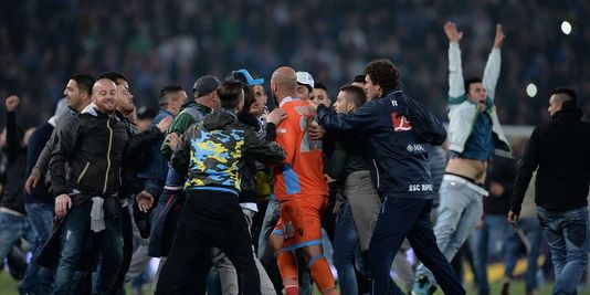 Naples remporte une finale de Coupe d'Italie marquée par des blessés par balle