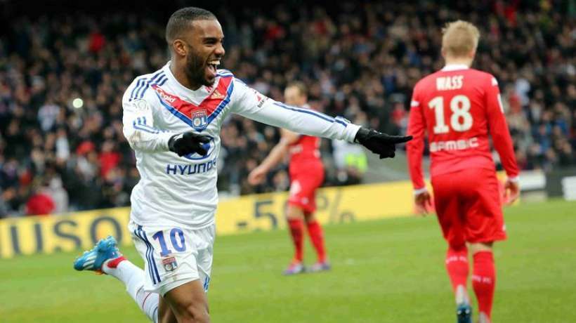 OL : Lacazette veut rester, mais…