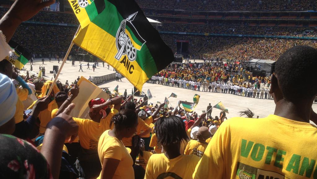 Dernier meeting de l'ANC au grand stade de Soweto avant l'élection de mercredi, ce dimanche 4 mai 2014.RFI/Alexandra Brangeon