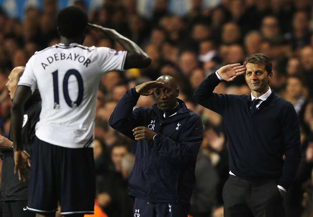 Totthenham : Adebayor milite pour que Sherwood reste