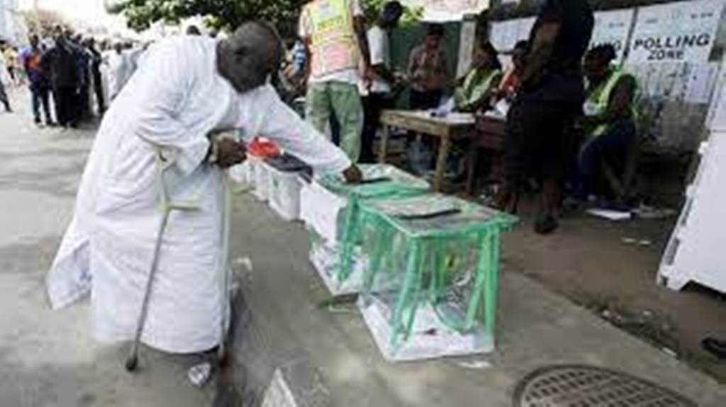 Présidentielle au Nigeria: un candidat fait débat en choisissant un colistier de même religion