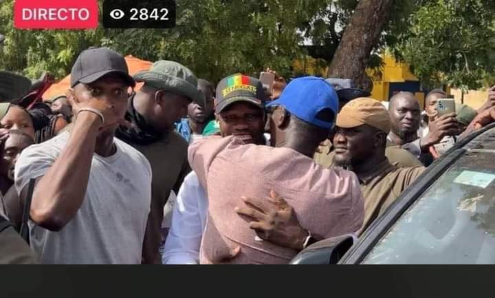Campagne électorale : beau geste de Ousmane Sonko et du Dr Abdourahmane à Tivaouane